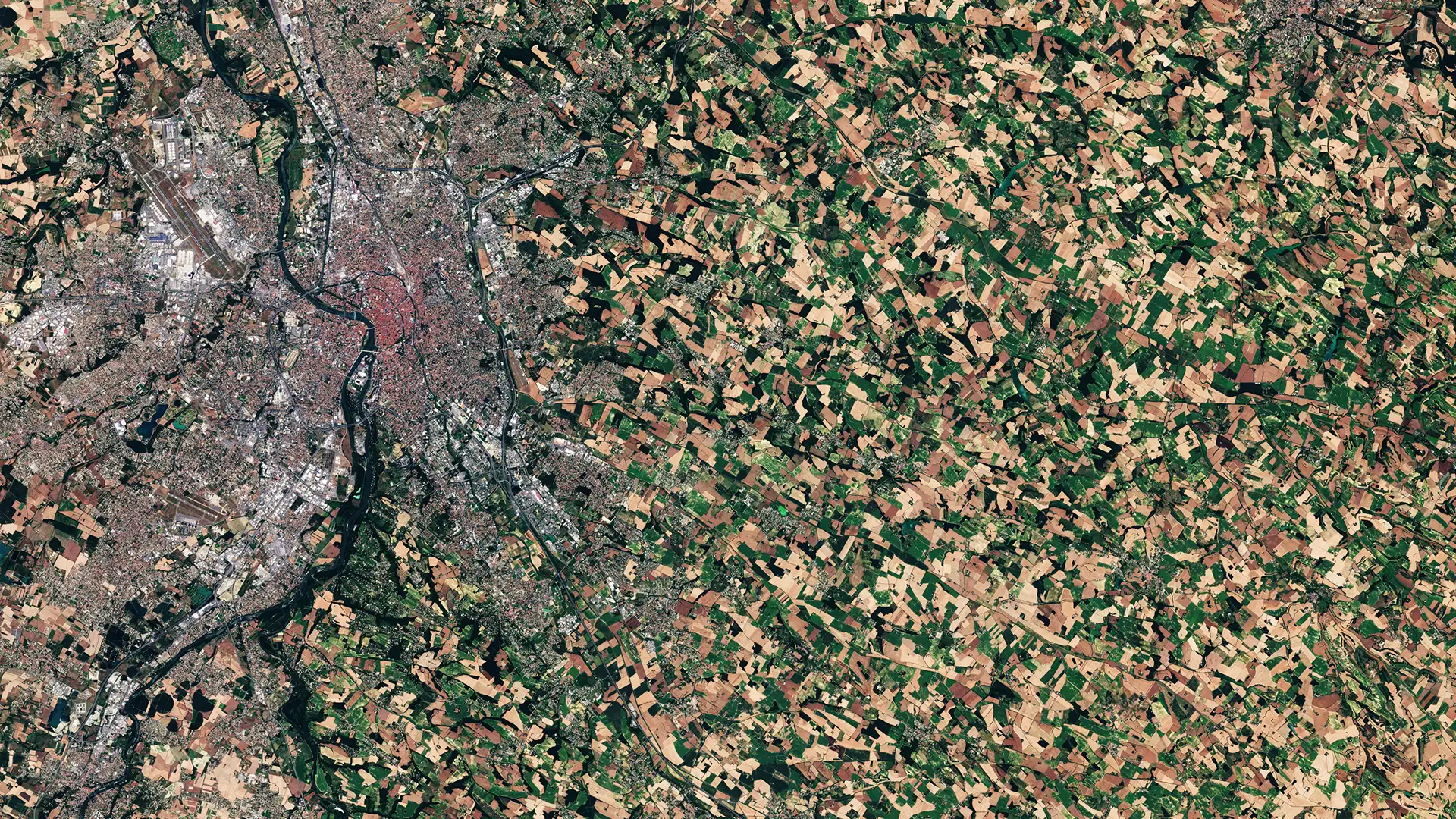 Toulouse and its region seen from orbit